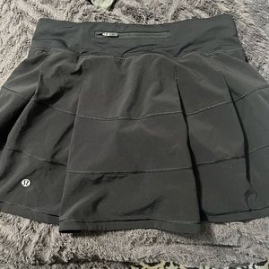 Lululemon black tennis skirt size 6